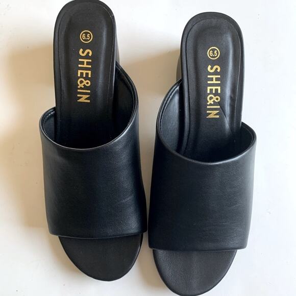 She & In Black Slip On Block Heel Sandal - Picture 7 of 8